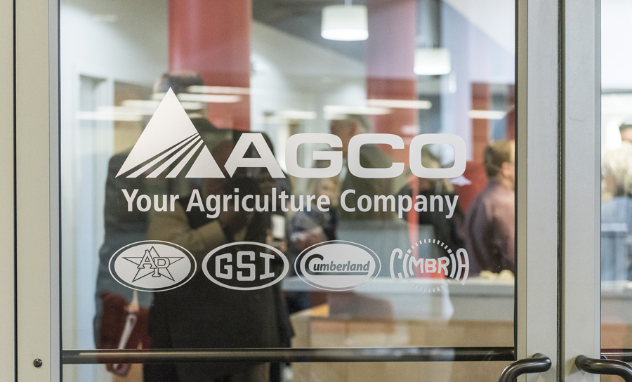 Augmented Reality Technology Grows at AGCO’s Acceleration Center 11 Augmented Reality Technology Grows at AGCO’s Acceleration Center