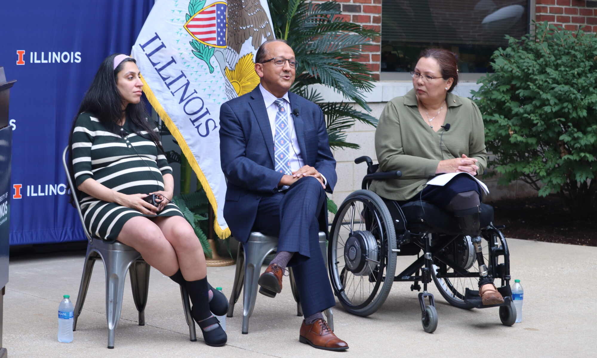 Sen. Tammy Duckworth Highlights Efforts to Promote Illinois Innovation at Research Park Visit 1 Sen. Tammy Duckworth Highlights Efforts to Promote Illinois Innovation at Research Park Visit