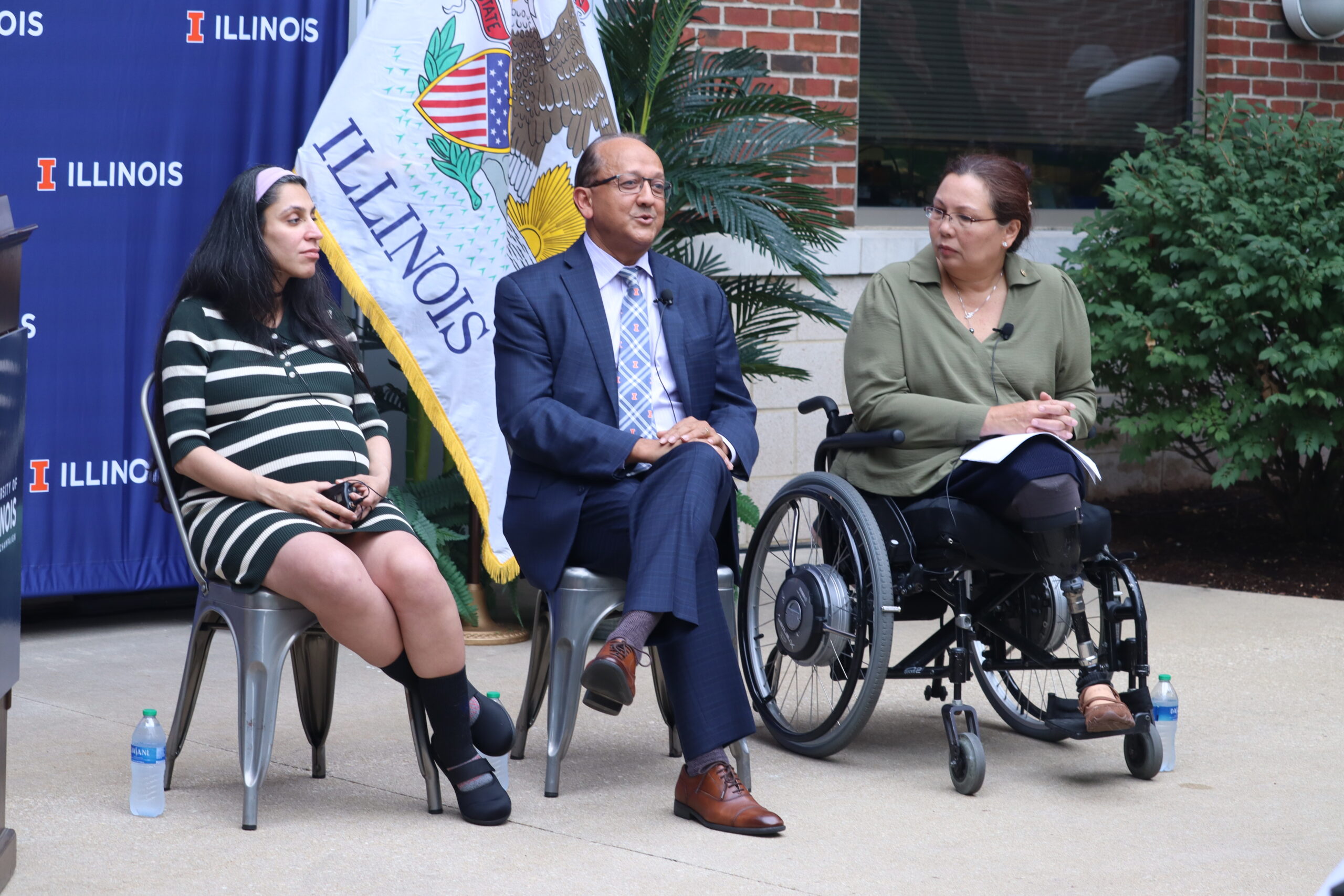 Sen. Tammy Duckworth Highlights Efforts to Promote Illinois Innovation at Research Park Visit 2 Sen. Tammy Duckworth Highlights Efforts to Promote Illinois Innovation at Research Park Visit