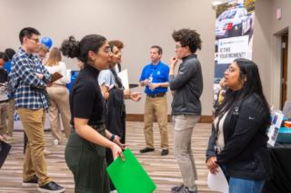 Students speaking with Motorola recrutiers