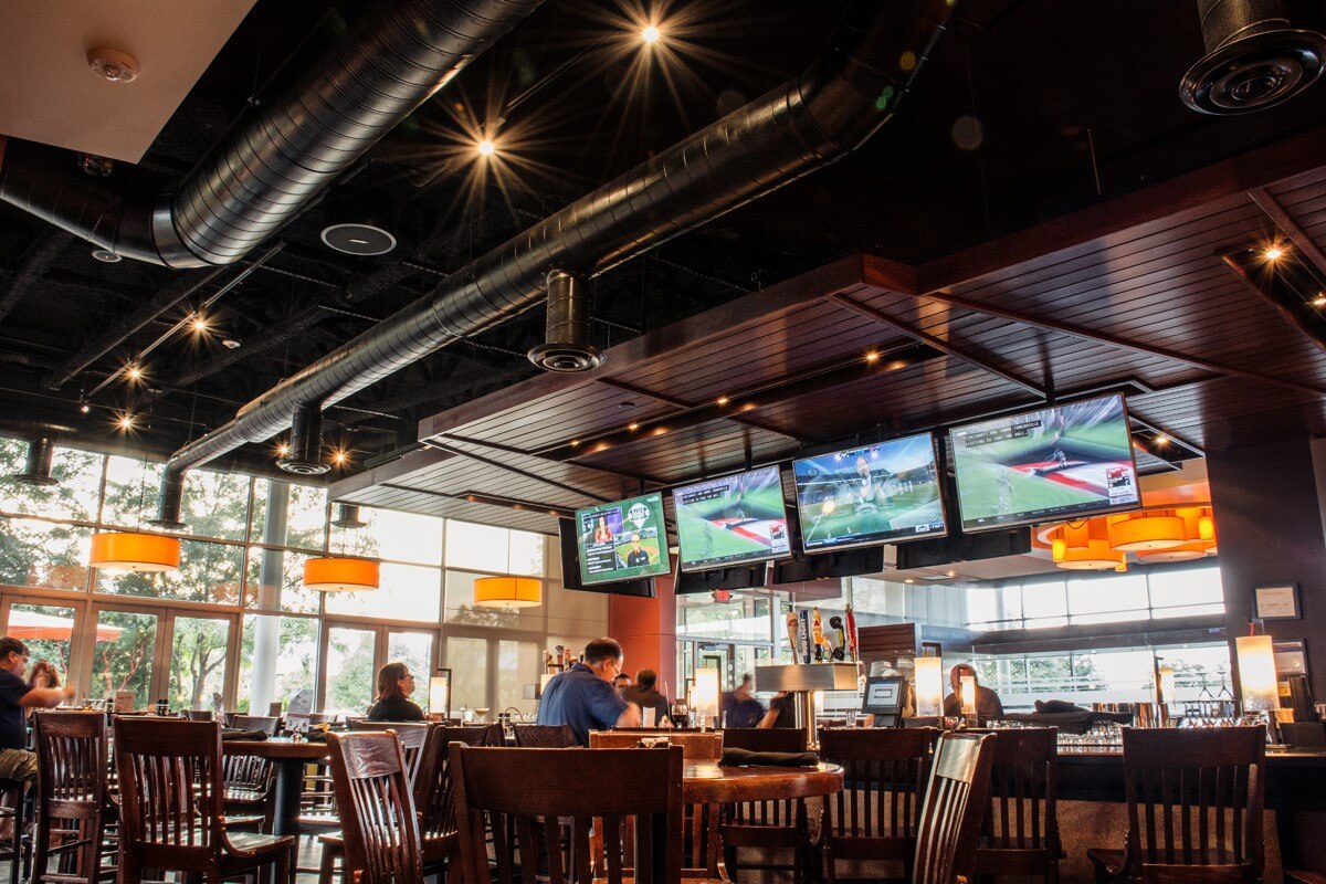 Houlihan_s-Interior